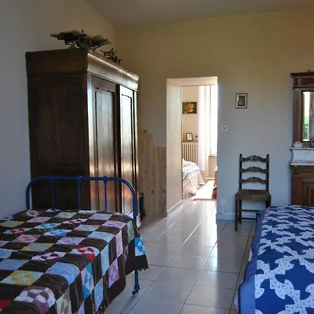 L'auberge La Source De Peyssou Nocleg ze śniadaniem